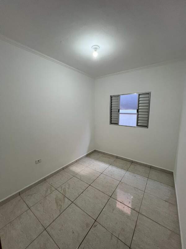 Casa para alugar, 3 quartos, sendo 1 suíte, 2 vagas, no bairro Jardim São Carlos em Rio das Pedras - SP