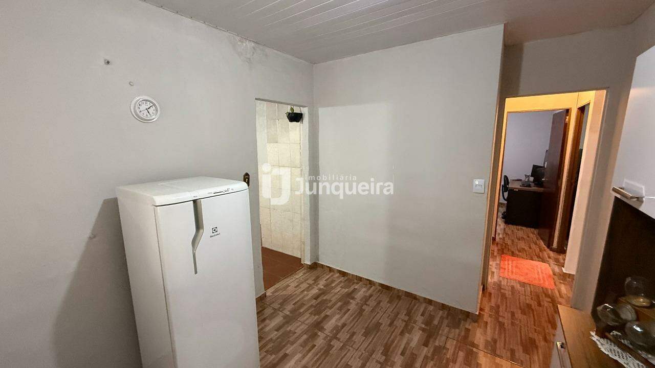 Casa para alugar, 2 quartos, 3 vagas, no bairro Santa Terezinha em Piracicaba - SP