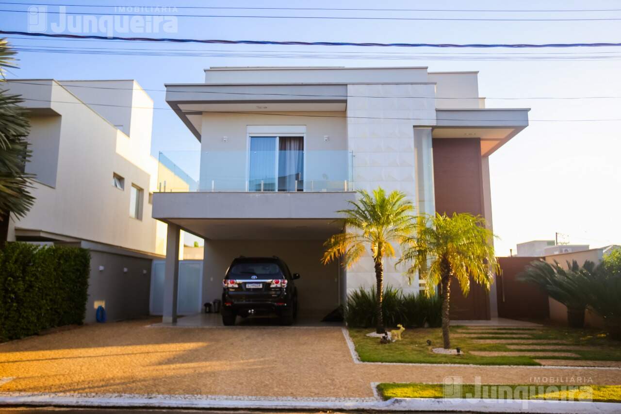 Casa em Condomínio para alugar no Parque dos Ypes , 3 quartos, sendo 1 suíte, 4 vagas, no bairro Parque dos Ypes em Piracicaba - SP