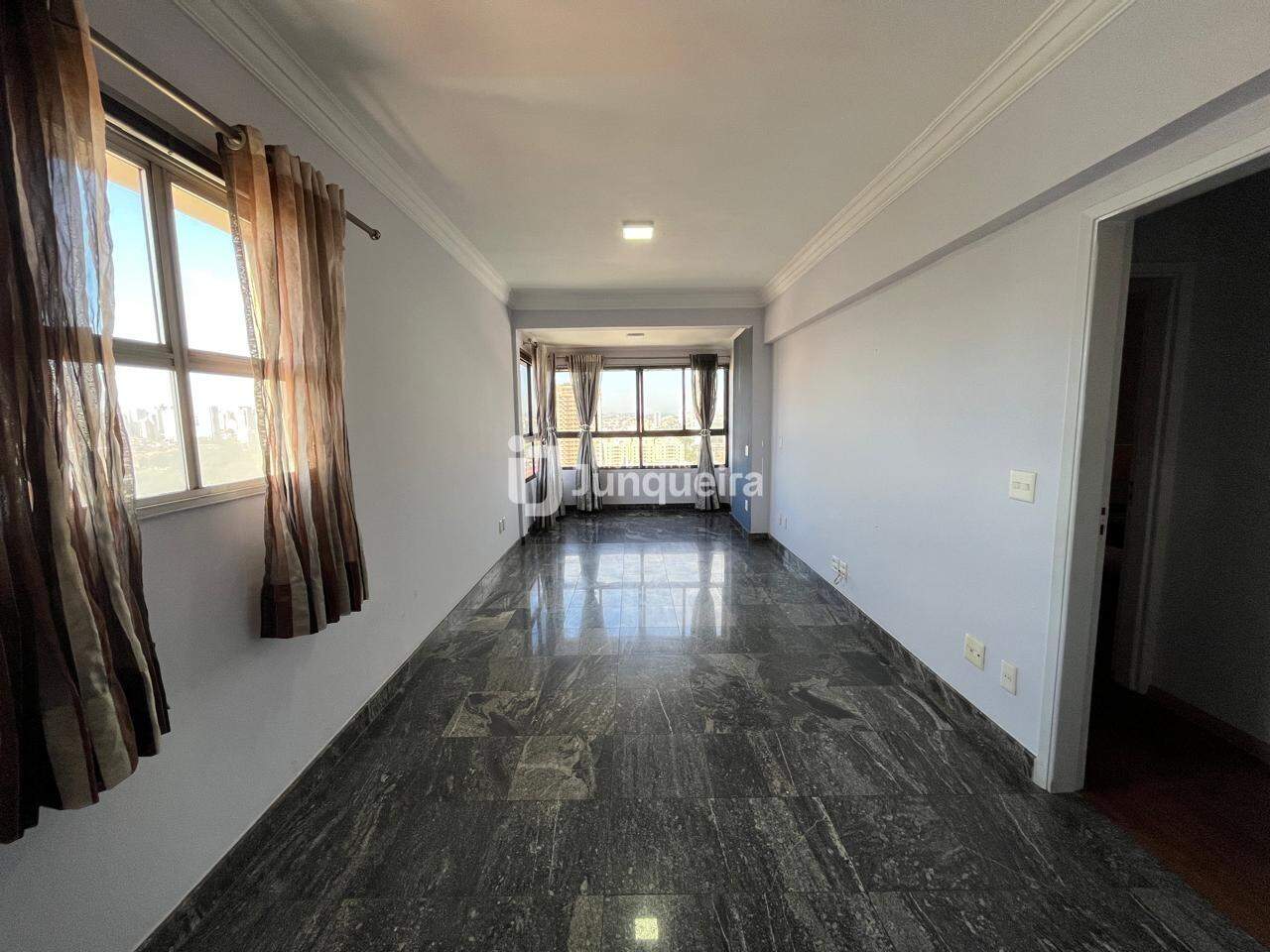 Apartamento para alugar no Edifício Dona Esther Galesi Ducatti, 3 quartos, sendo 3 suítes, 2 vagas, no bairro Vila Rezende em Piracicaba - SP