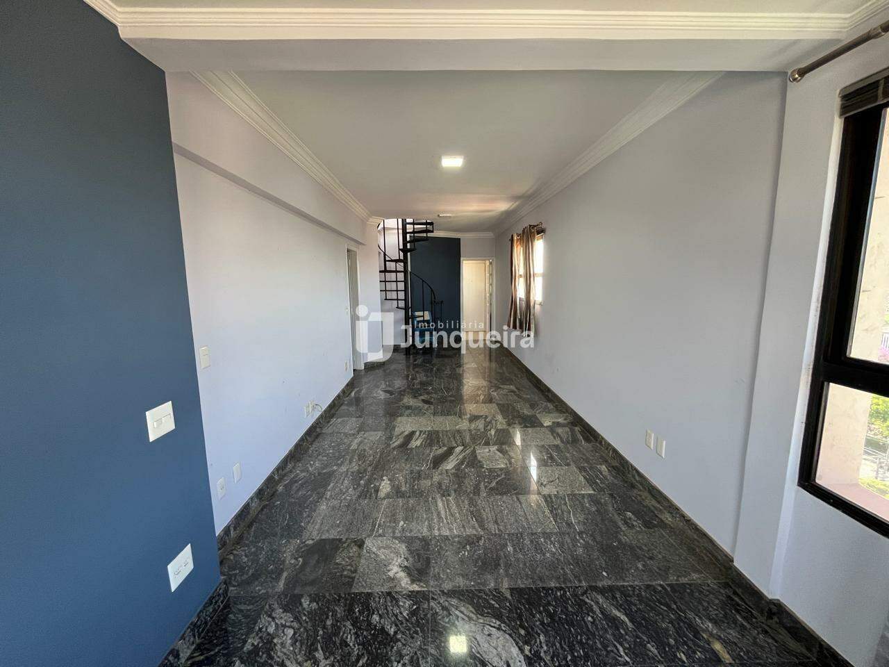 Apartamento para alugar no Edifício Dona Esther Galesi Ducatti, 3 quartos, sendo 3 suítes, 2 vagas, no bairro Vila Rezende em Piracicaba - SP
