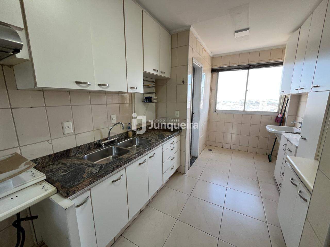 Apartamento para alugar no Edifício Dona Esther Galesi Ducatti, 3 quartos, sendo 3 suítes, 2 vagas, no bairro Vila Rezende em Piracicaba - SP