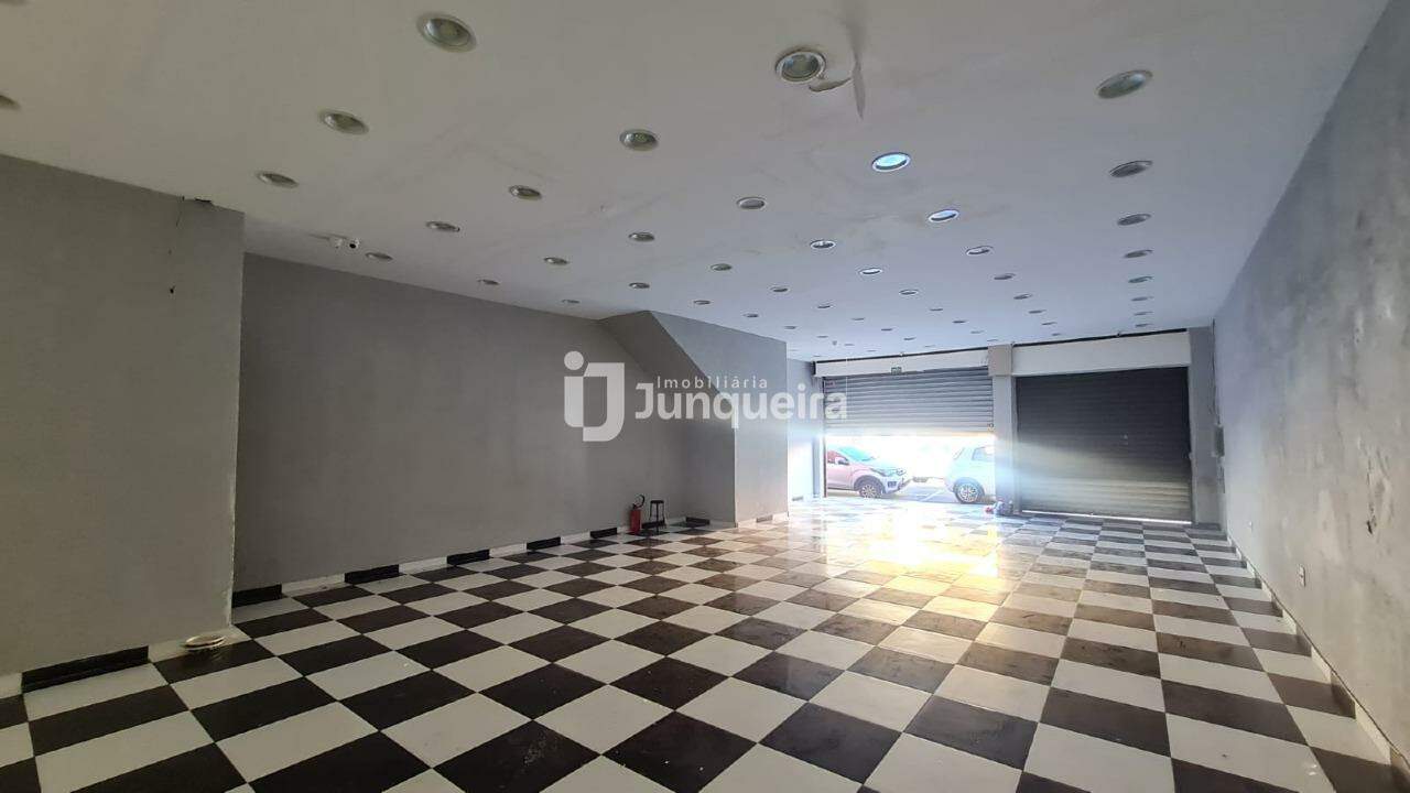 Salão para alugar, no bairro Centro em Piracicaba - SP