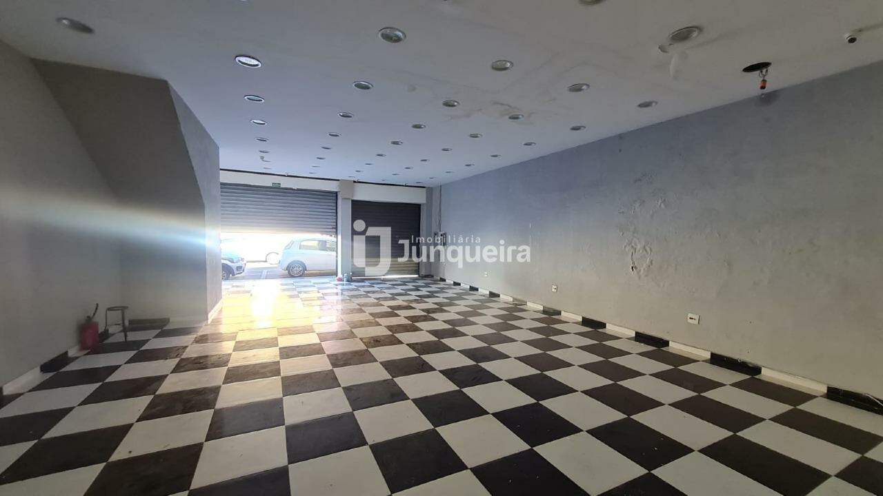 Salão para alugar, no bairro Centro em Piracicaba - SP