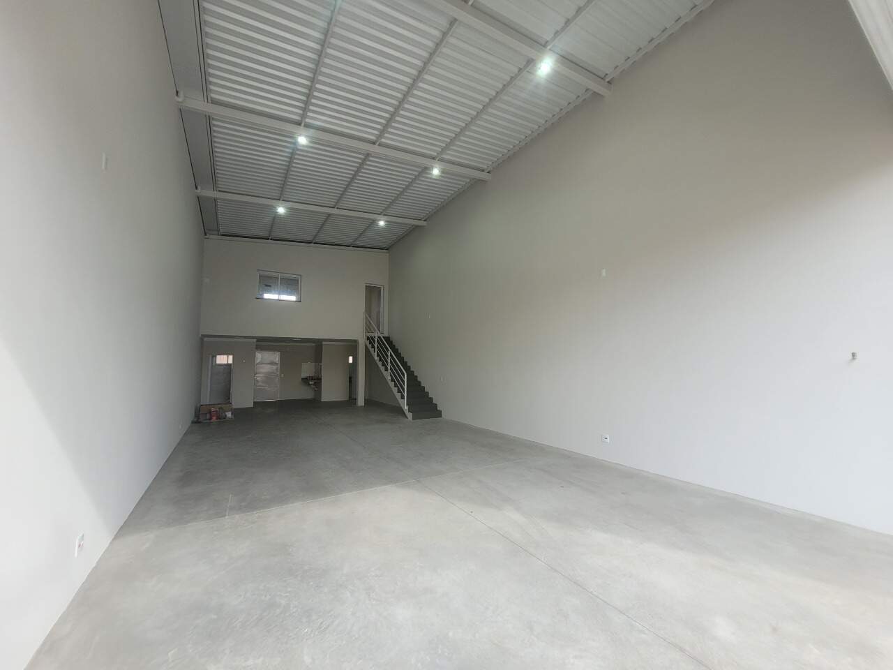 Salão para alugar, 2 vagas, no bairro Piracicamirim em Piracicaba - SP