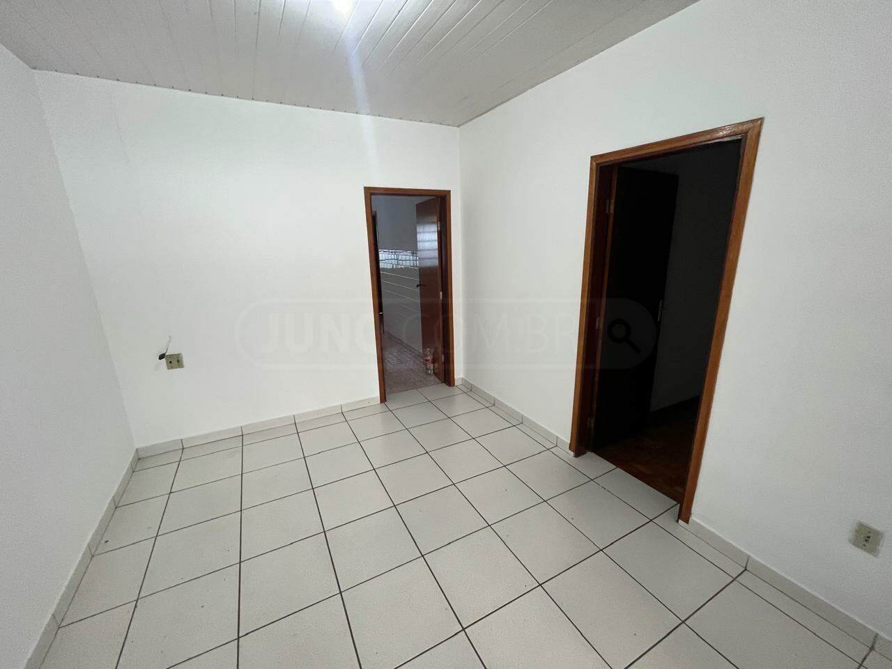 Casa para alugar, 2 quartos, 2 vagas, no bairro Centro em Rio das Pedras - SP