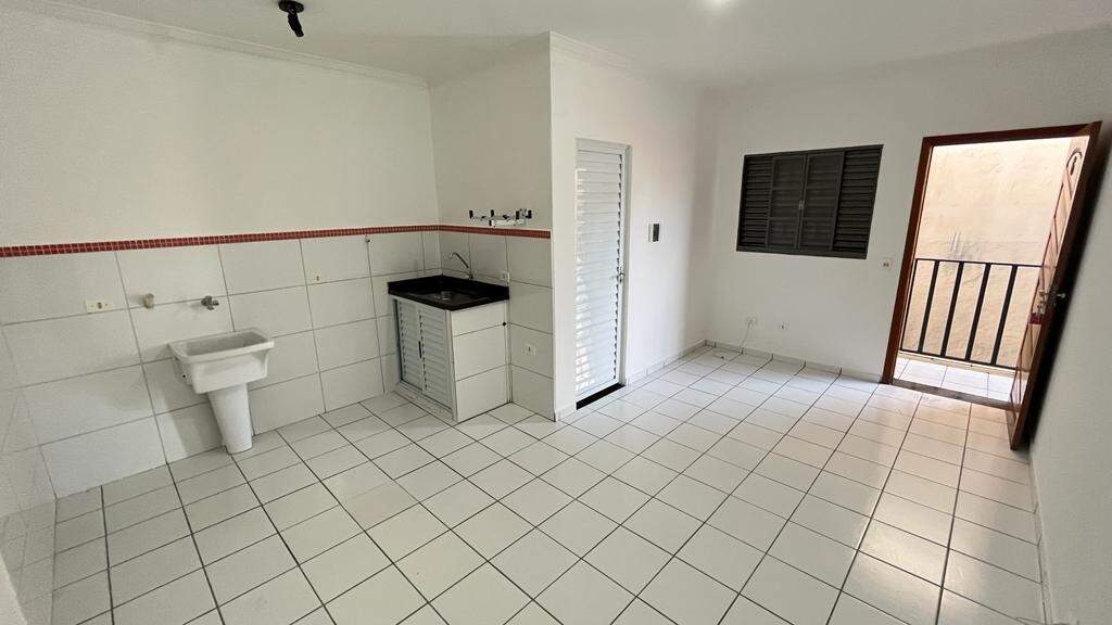 Casa para alugar, 1 quarto, 1 vaga, no bairro Astúrias em Piracicaba - SP