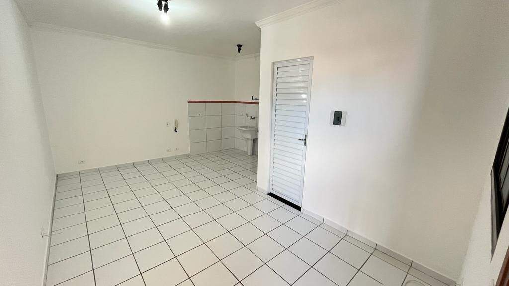 Casa para alugar, 1 quarto, 1 vaga, no bairro Astúrias em Piracicaba - SP
