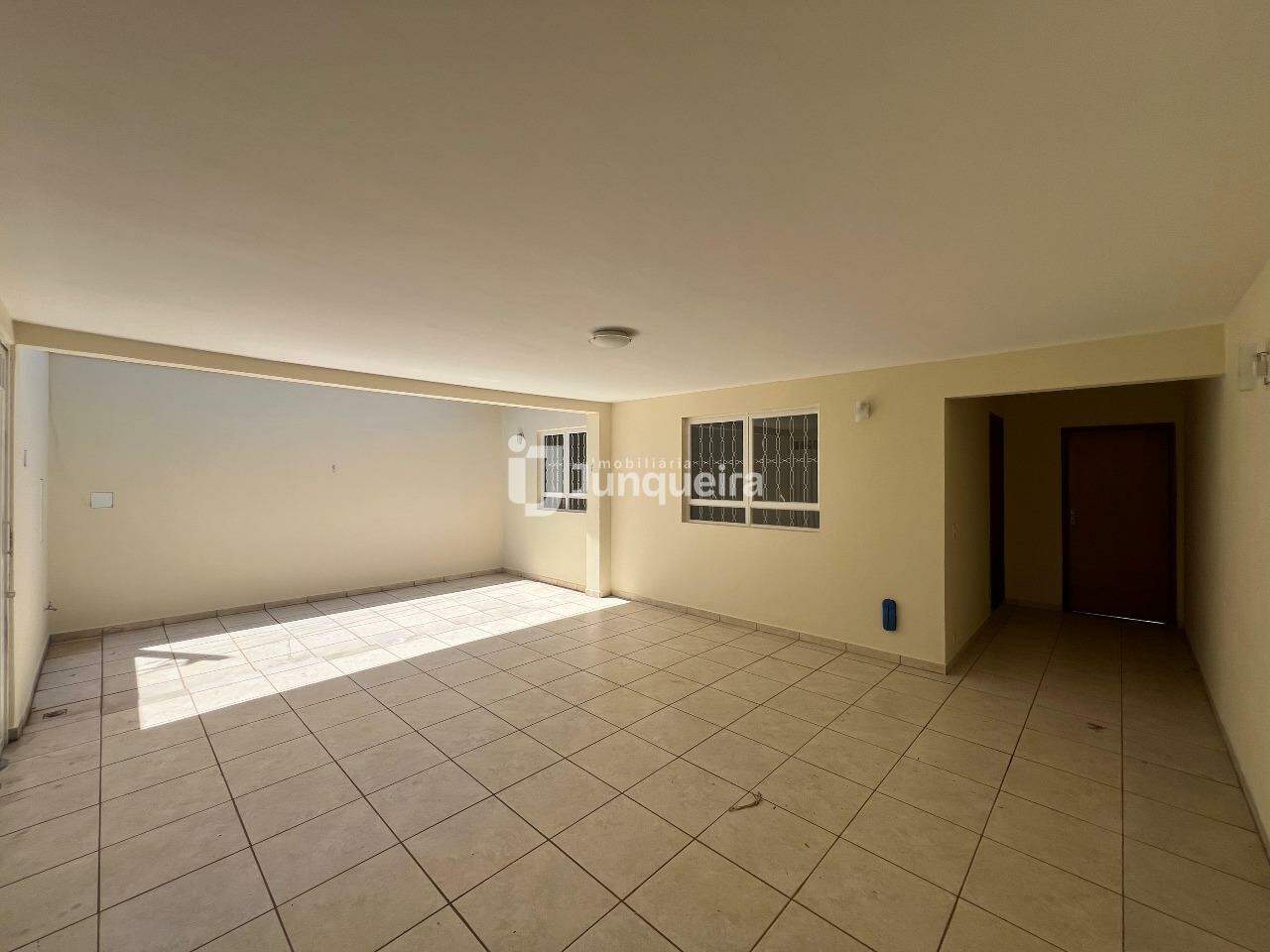 Casa para alugar, 2 quartos, 3 vagas, no bairro Santa Rosa em Piracicaba - SP