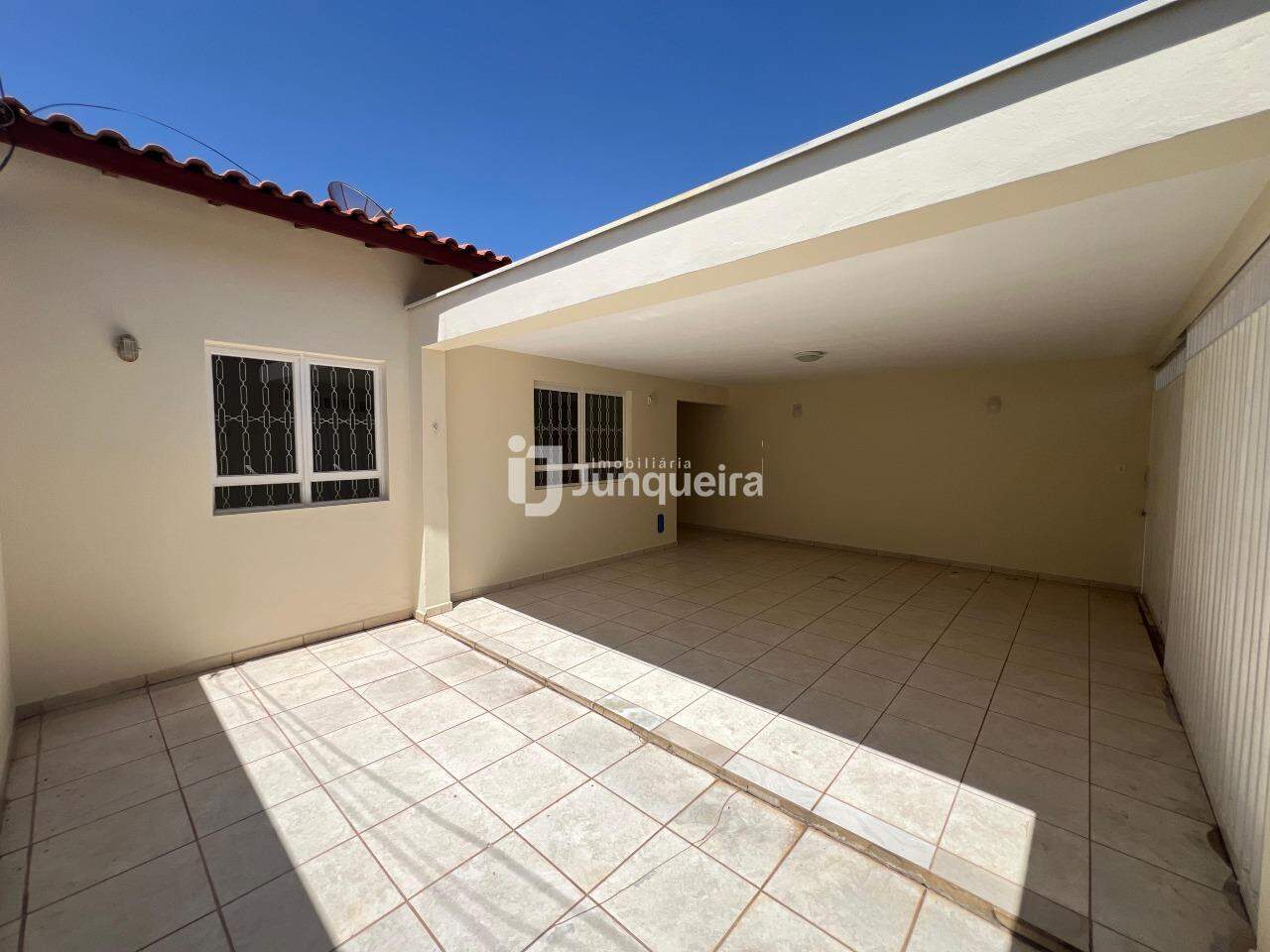 Casa para alugar, 2 quartos, 3 vagas, no bairro Santa Rosa em Piracicaba - SP
