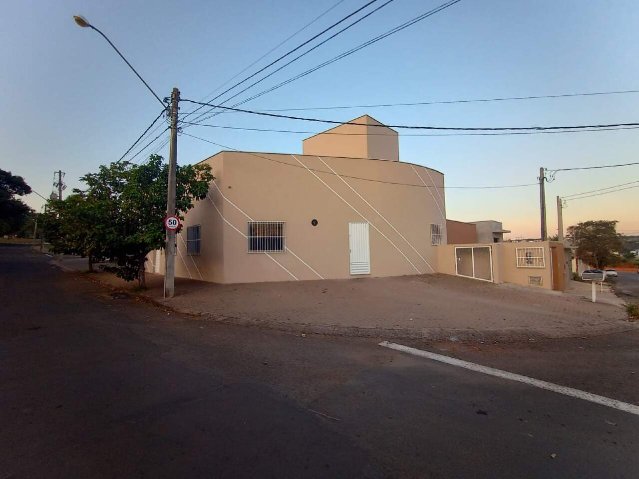 Salão para alugar, 3 vagas, no bairro Santa Rosa em Piracicaba - SP