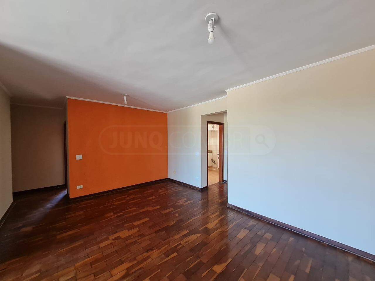 Apartamento para alugar no Edifício Tiradentes, 3 quartos, sendo 1 suíte, 1 vaga, no bairro Centro em Piracicaba - SP