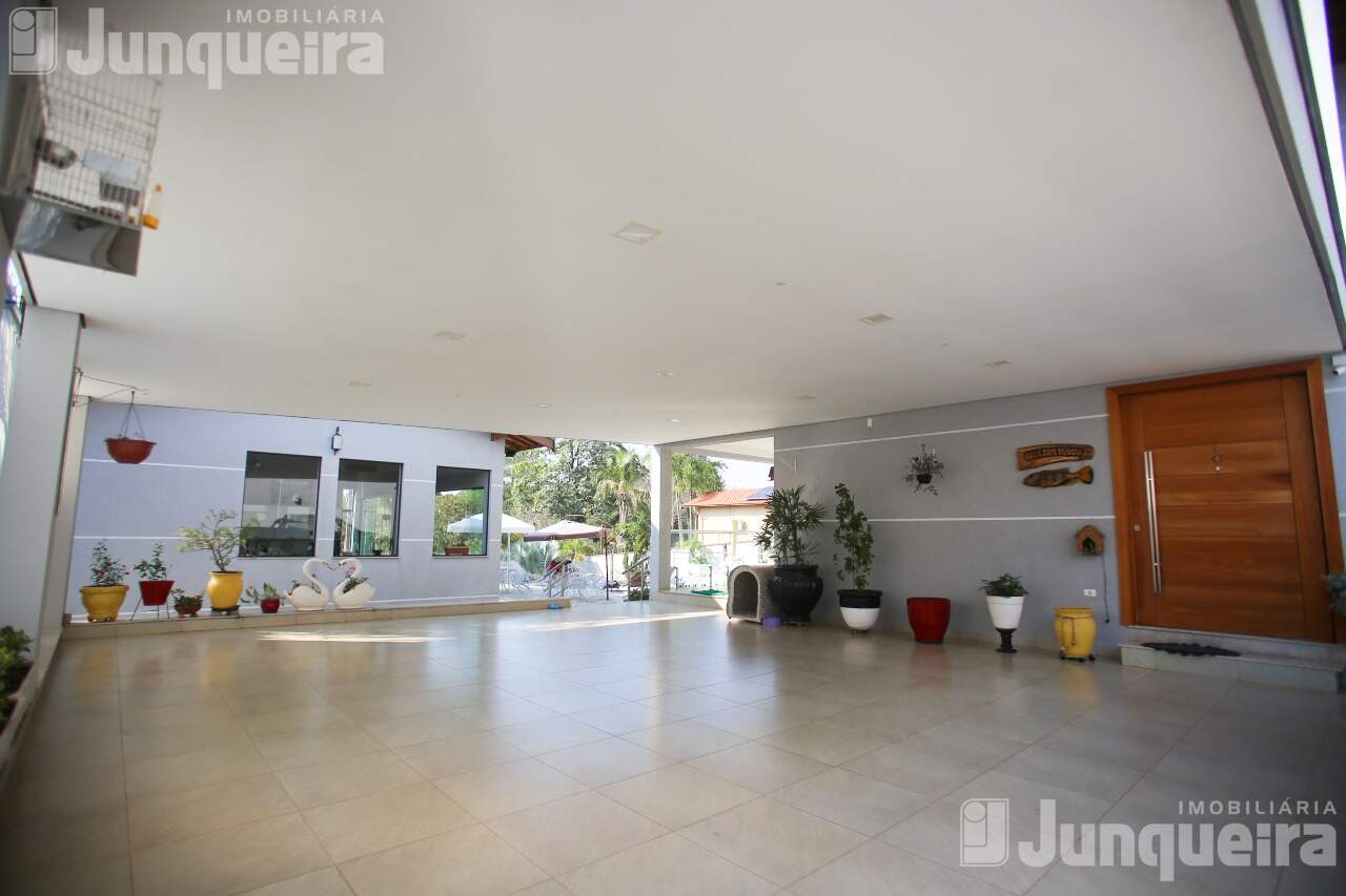 Casa em Condomínio à venda no Colinas do Piracicaba , 4 quartos, sendo 2 suítes, 8 vagas, no bairro Colinas do Piracicaba (Ártemis) em Piracicaba - SP