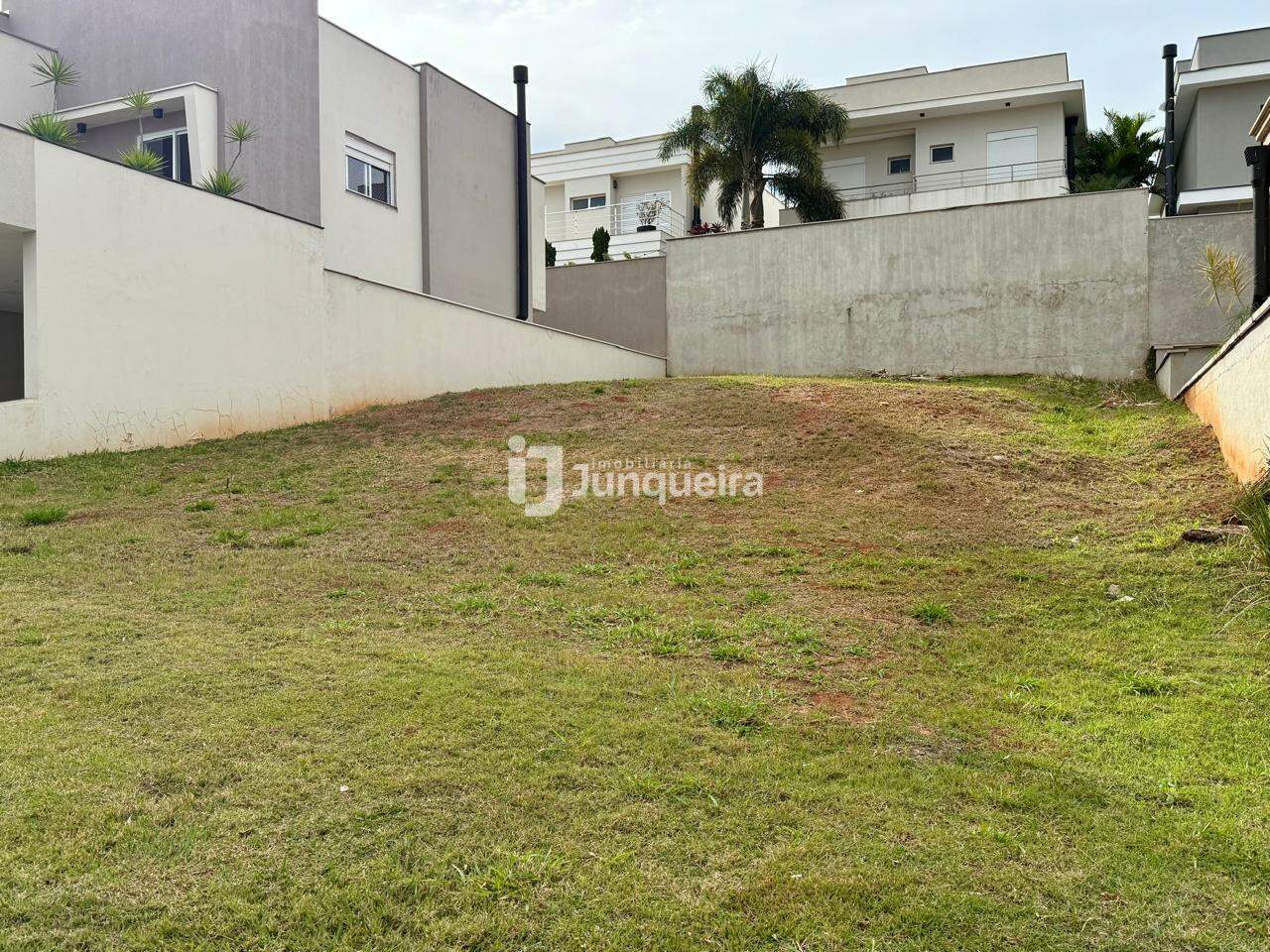 Terreno em Condomínio à venda no Villa D'Aquila, no bairro Villa D'áquila em Piracicaba - SP