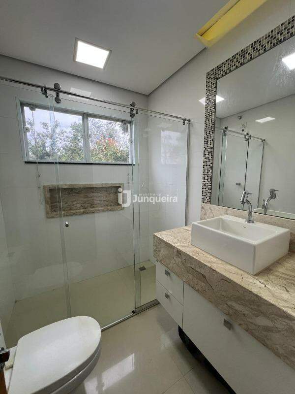 Casa em Condomínio para alugar no Morada dos Pássaros, 4 quartos, sendo 2 suítes, 2 vagas, no bairro Recanto dos Universitários em Rio das Pedras - SP