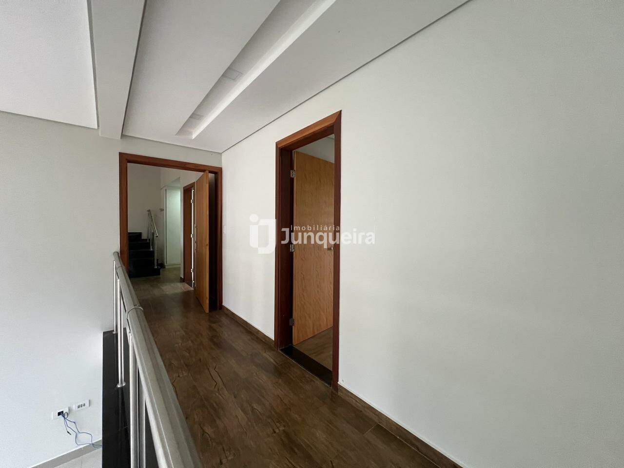 Casa em Condomínio para alugar no Morada dos Pássaros, 4 quartos, sendo 2 suítes, 2 vagas, no bairro Recanto dos Universitários em Rio das Pedras - SP