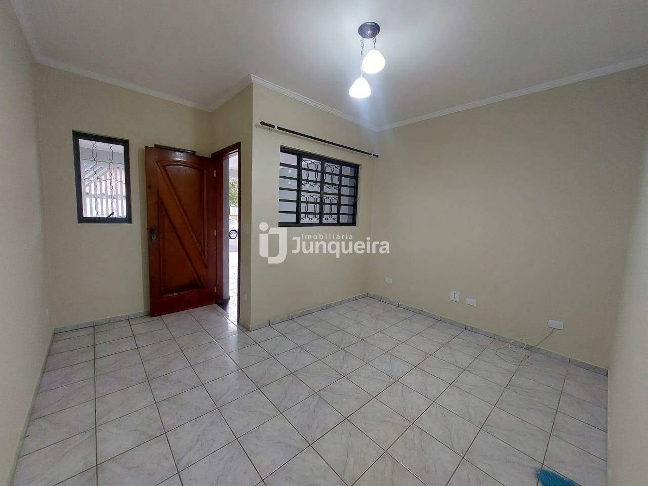 Casa para alugar, 2 quartos, 2 vagas, no bairro Parque Primeiro de Maio em Piracicaba - SP