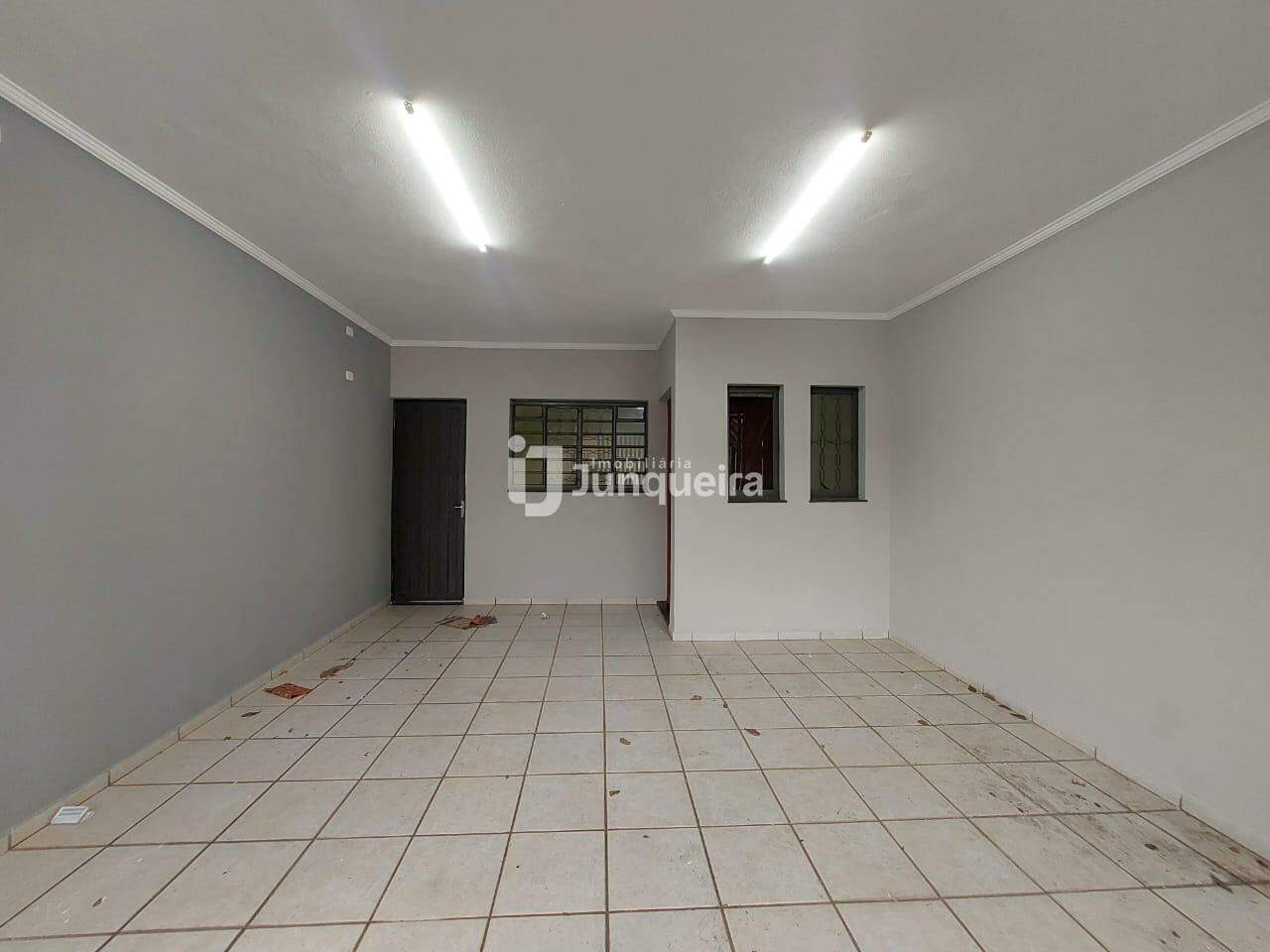 Casa para alugar, 2 quartos, 2 vagas, no bairro Parque Primeiro de Maio em Piracicaba - SP