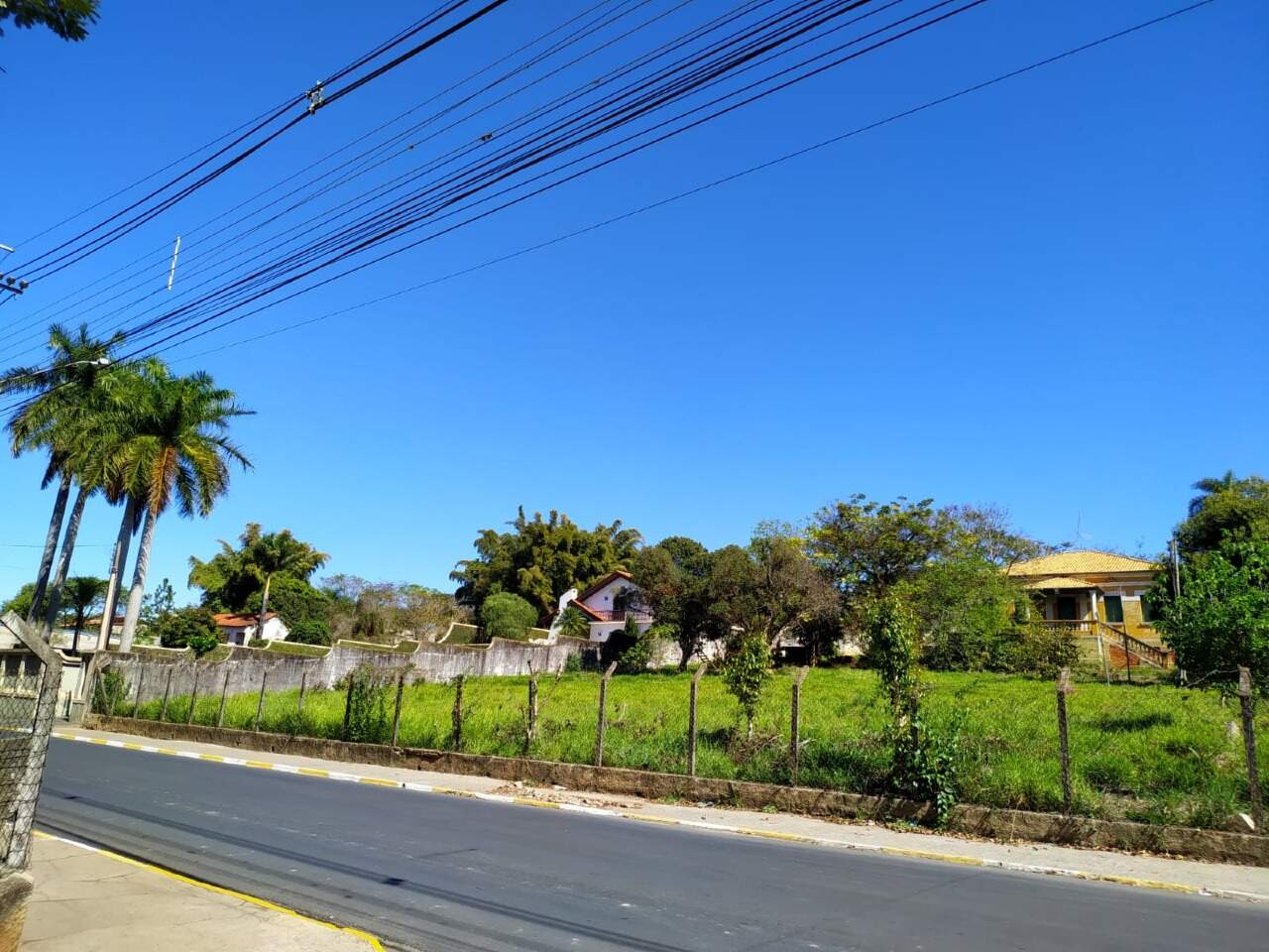 Terreno à venda, no bairro Centro em Rio das Pedras - SP
