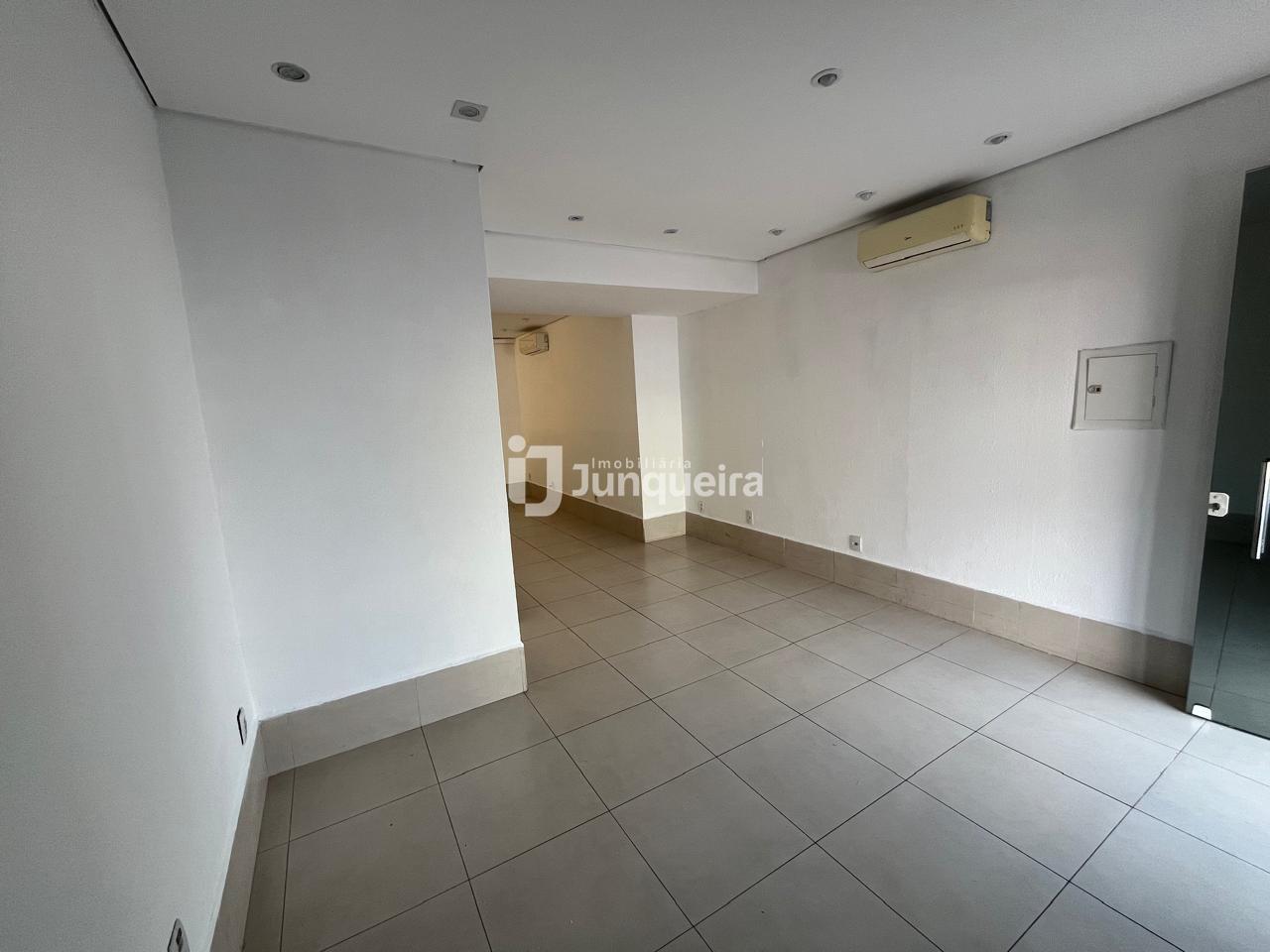 Salão para alugar, 4 vagas, no bairro Cidade Alta em Piracicaba - SP