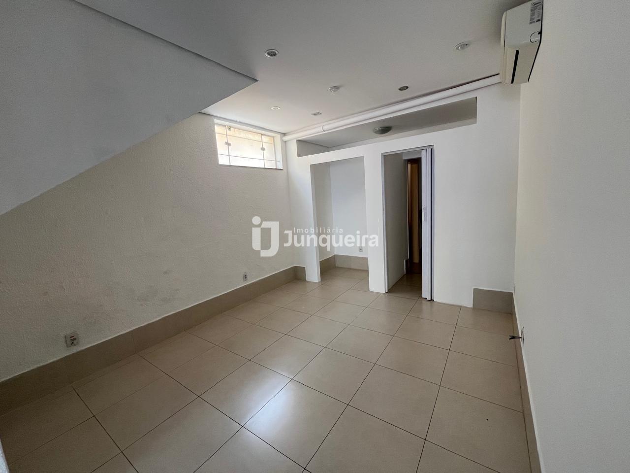 Salão para alugar, 4 vagas, no bairro Cidade Alta em Piracicaba - SP