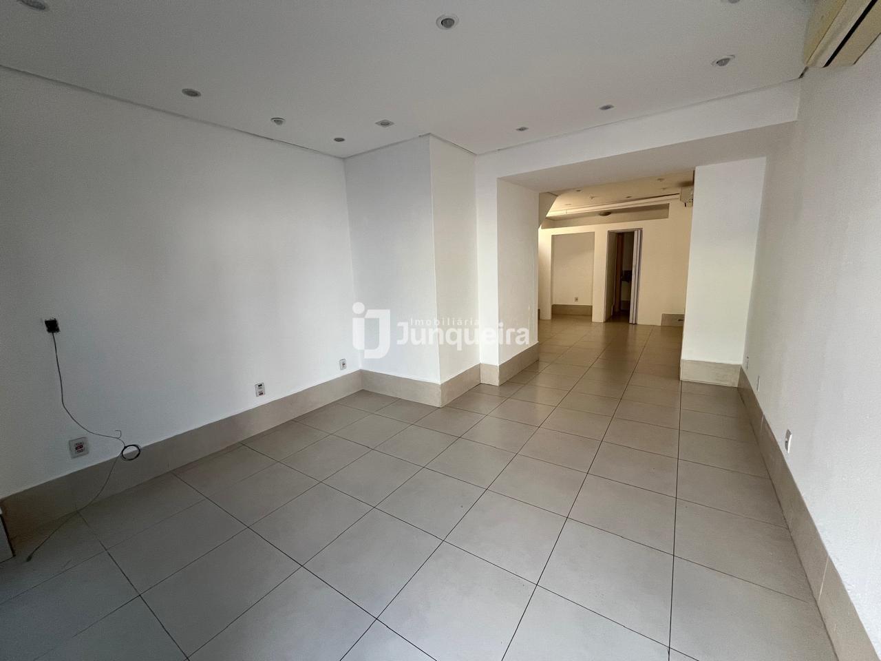 Salão para alugar, 4 vagas, no bairro Cidade Alta em Piracicaba - SP