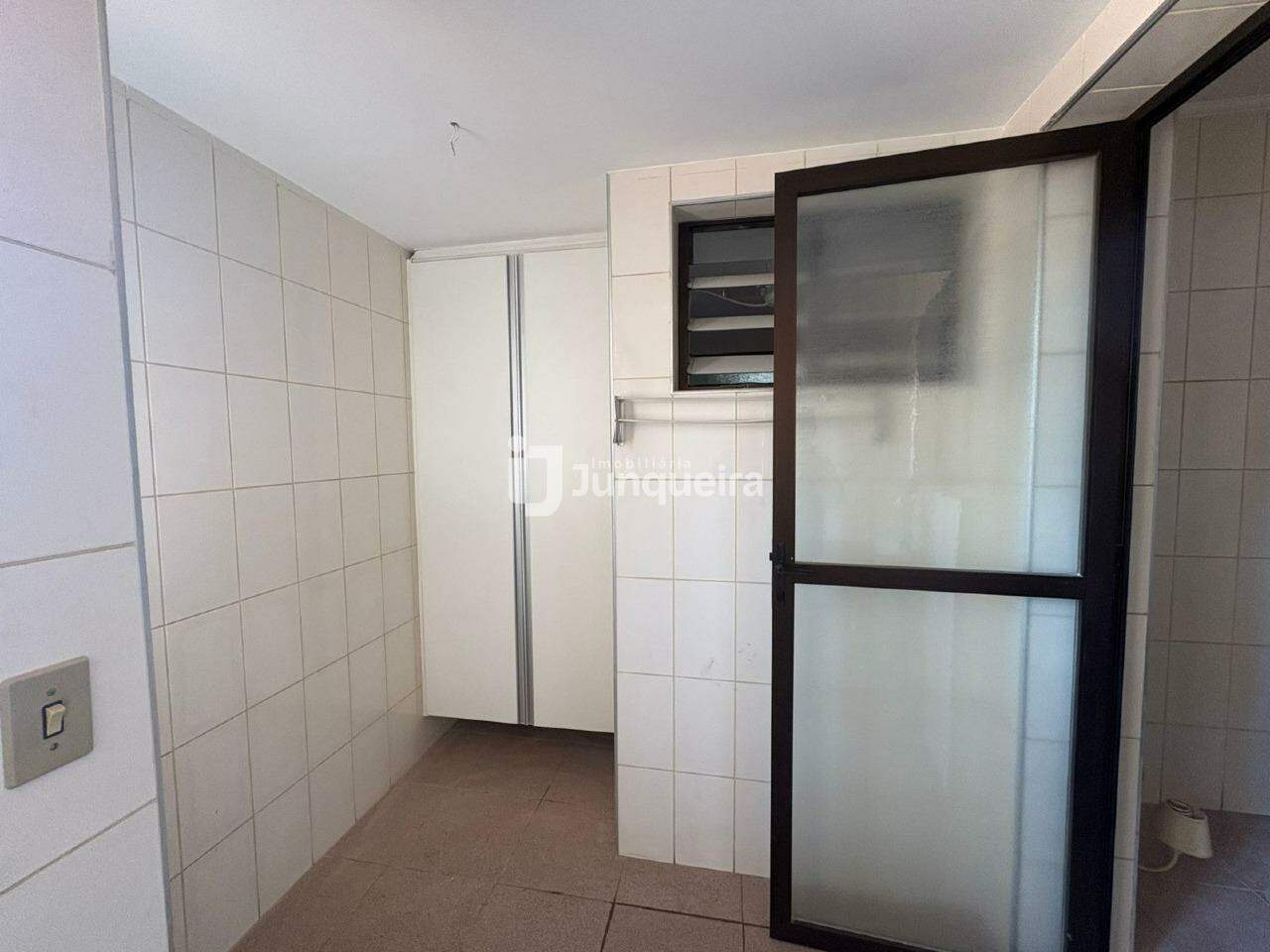 Apartamento à venda no Nova York, 3 quartos, sendo 1 suíte, 1 vaga, no bairro Centro em Piracicaba - SP