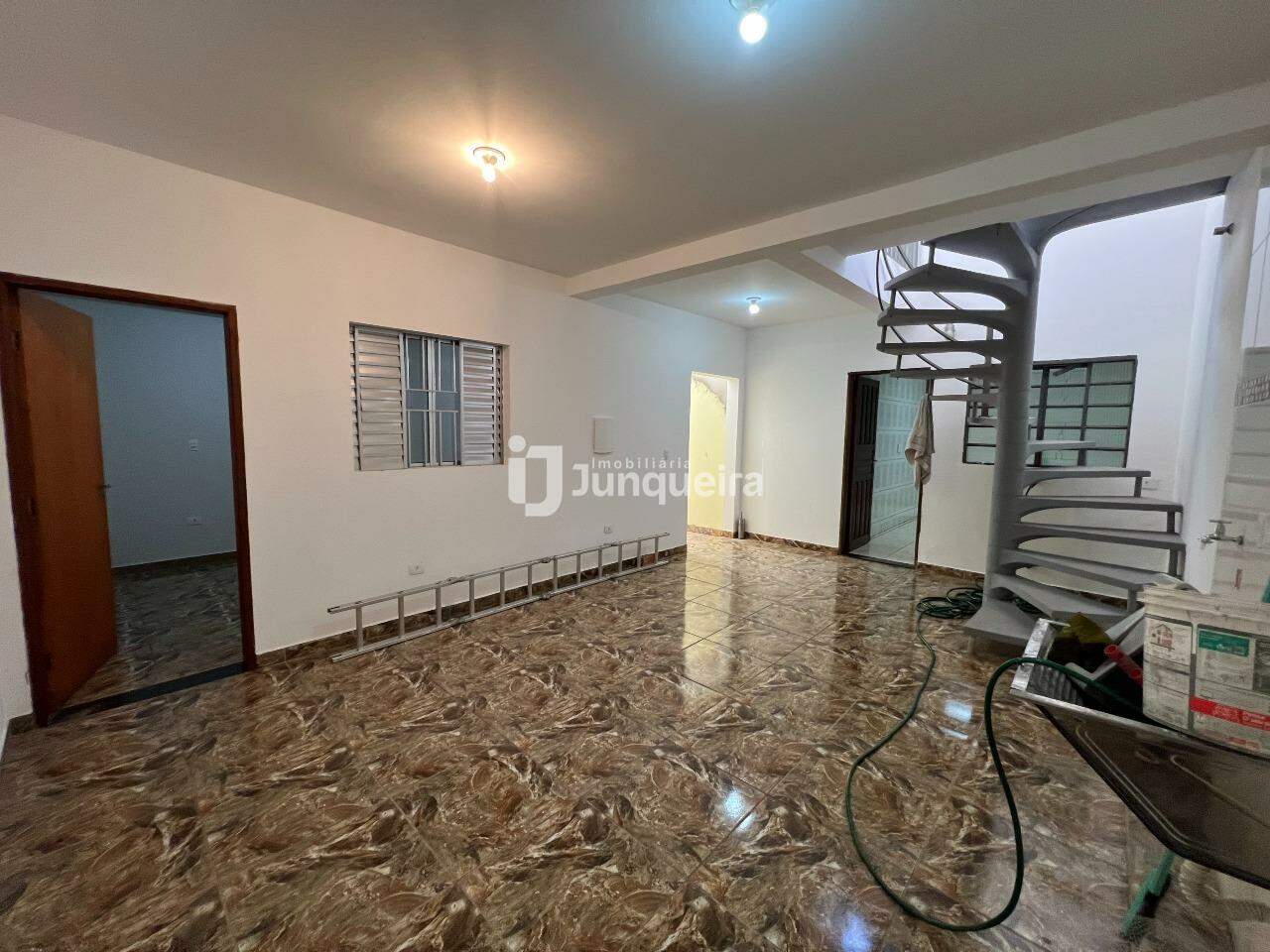 Casa para alugar, 4 quartos, sendo 2 suítes, 3 vagas, no bairro Residencial Luiz Massud Coury em Rio das Pedras - SP