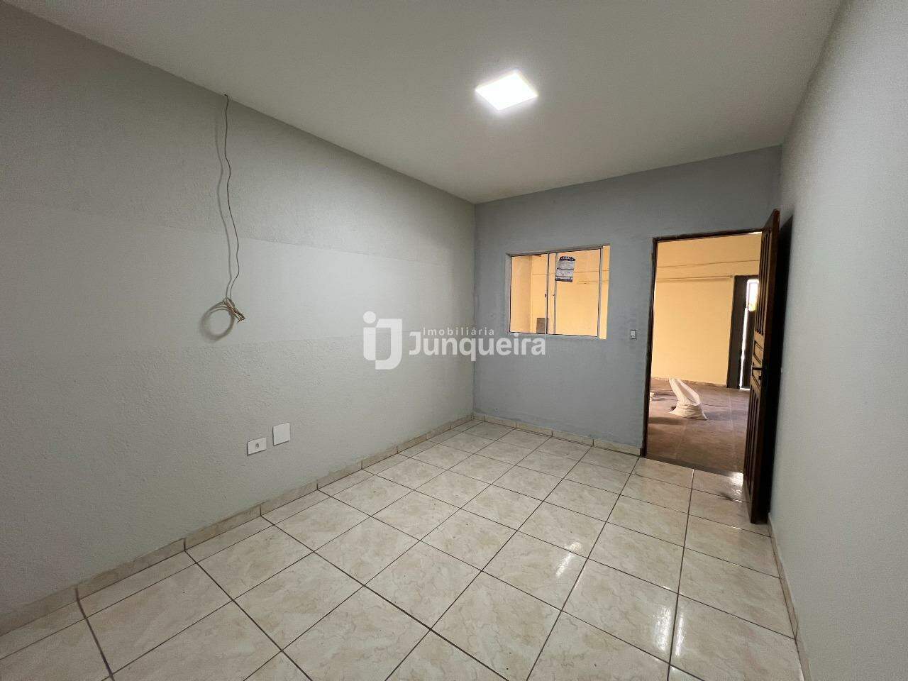 Casa para alugar, 4 quartos, sendo 2 suítes, 3 vagas, no bairro Residencial Luiz Massud Coury em Rio das Pedras - SP