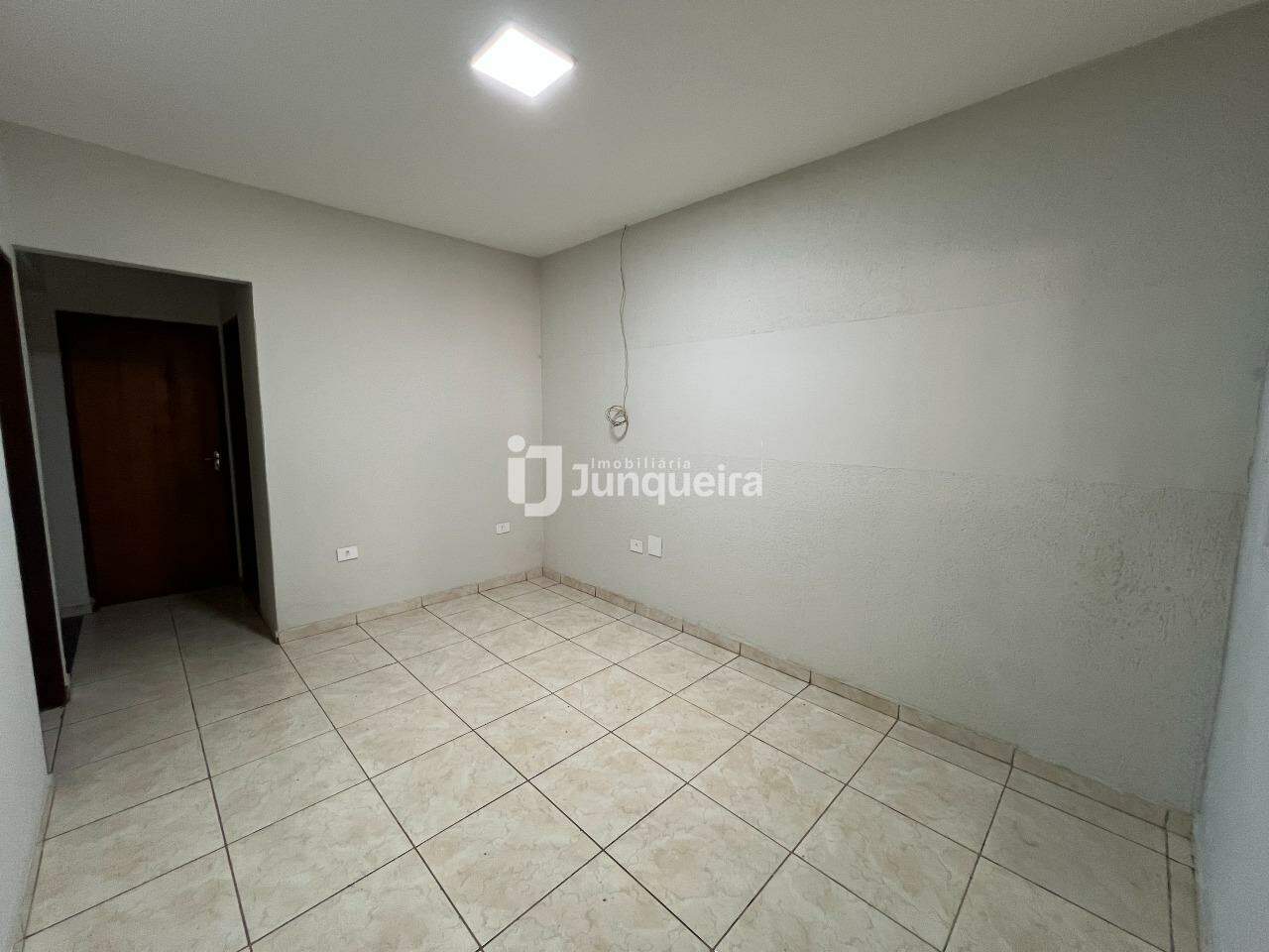 Casa para alugar, 4 quartos, sendo 2 suítes, 3 vagas, no bairro Residencial Luiz Massud Coury em Rio das Pedras - SP