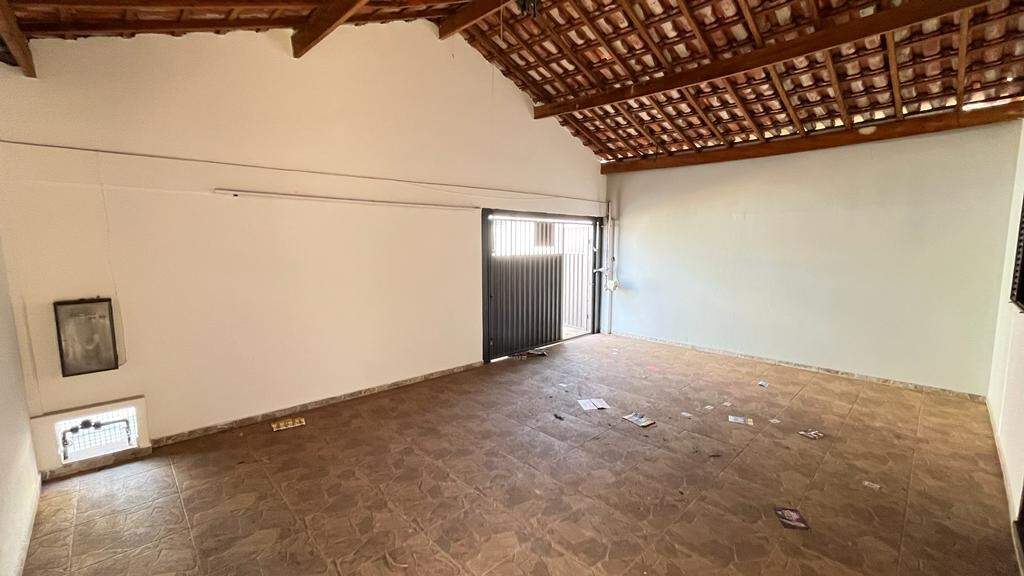 Casa para alugar, 4 quartos, sendo 2 suítes, 3 vagas, no bairro Residencial Luiz Massud Coury em Rio das Pedras - SP