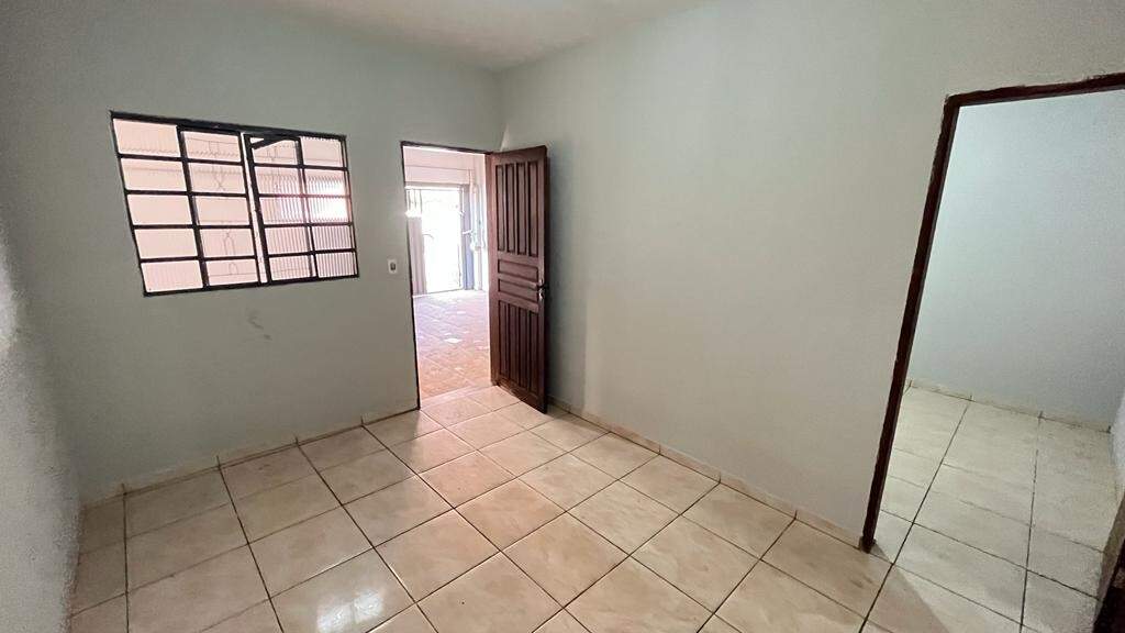 Casa para alugar, 4 quartos, sendo 2 suítes, 3 vagas, no bairro Residencial Luiz Massud Coury em Rio das Pedras - SP