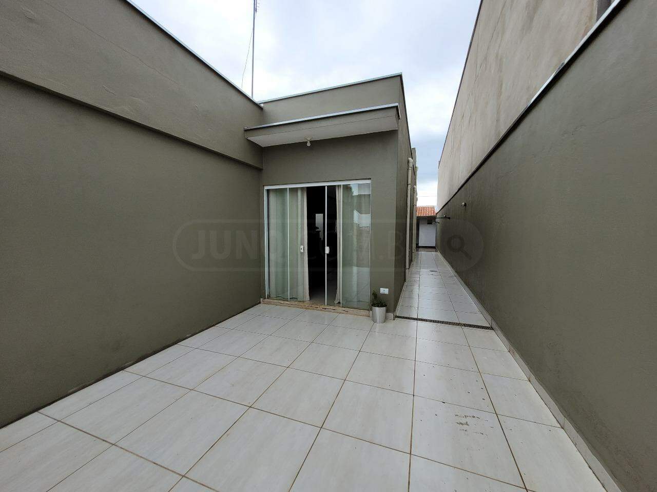 Casa para alugar, 2 quartos, 1 vaga, no bairro Água Branca em Piracicaba - SP