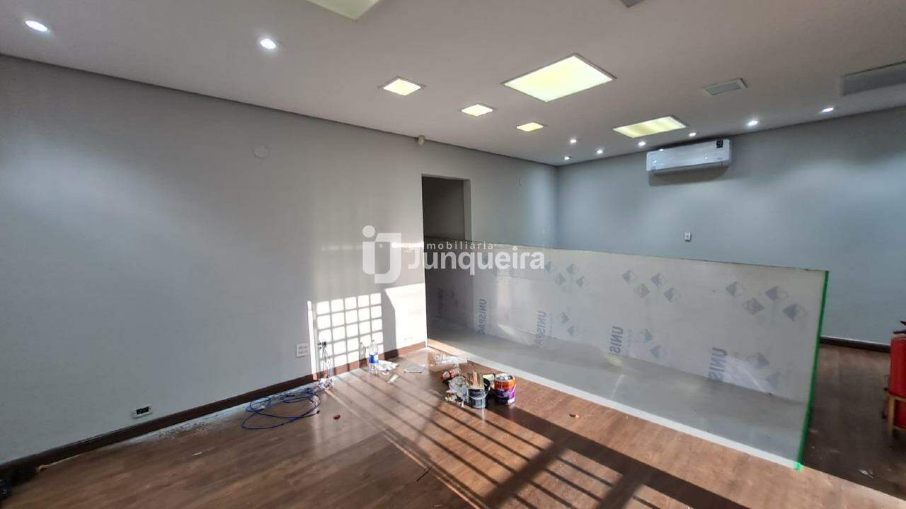 Casa Comercial para alugar, 4 vagas, no bairro São Judas em Piracicaba - SP