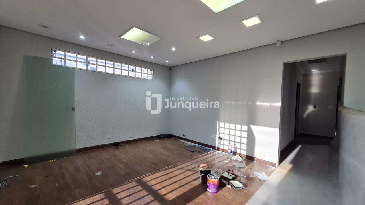 Casa Comercial para alugar, 4 vagas, no bairro São Judas em Piracicaba - SP