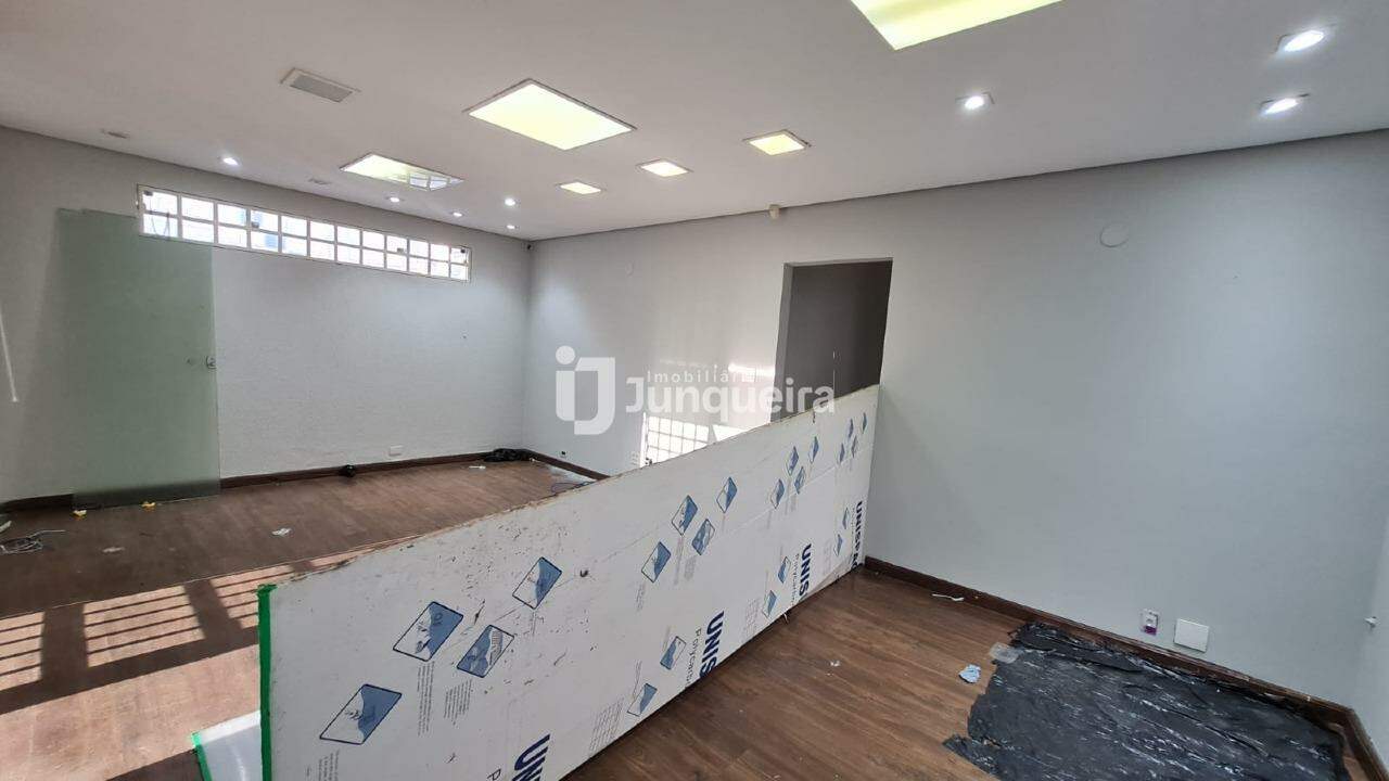 Casa Comercial para alugar, 4 vagas, no bairro São Judas em Piracicaba - SP