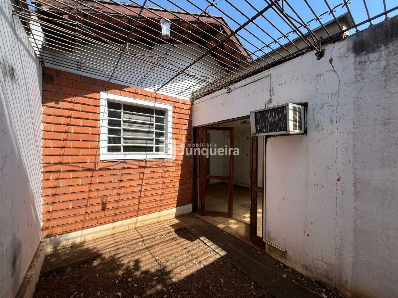 Galpão à venda, no bairro Vila Industrial em Piracicaba - SP