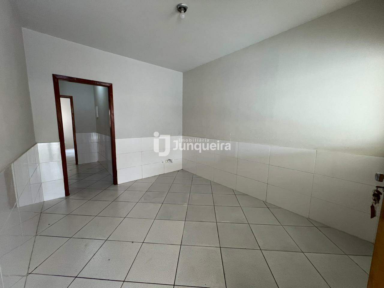 Casa para alugar, 2 quartos, sendo 1 suíte, 2 vagas, no bairro Santa Maria em Rio das Pedras - SP