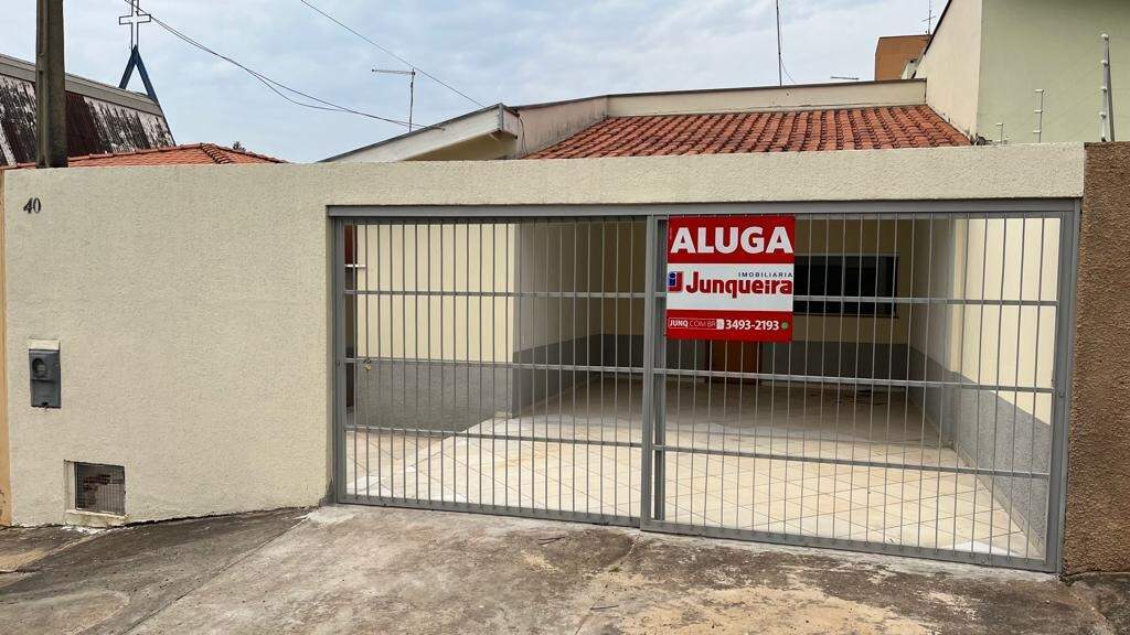 Casa para alugar, 2 quartos, sendo 1 suíte, 2 vagas, no bairro Santa Maria em Rio das Pedras - SP