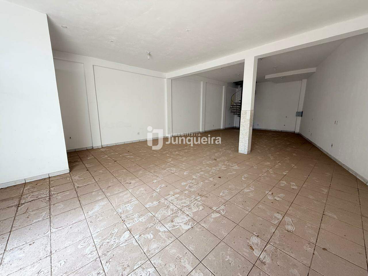Salão para alugar, no bairro Centro em Piracicaba - SP