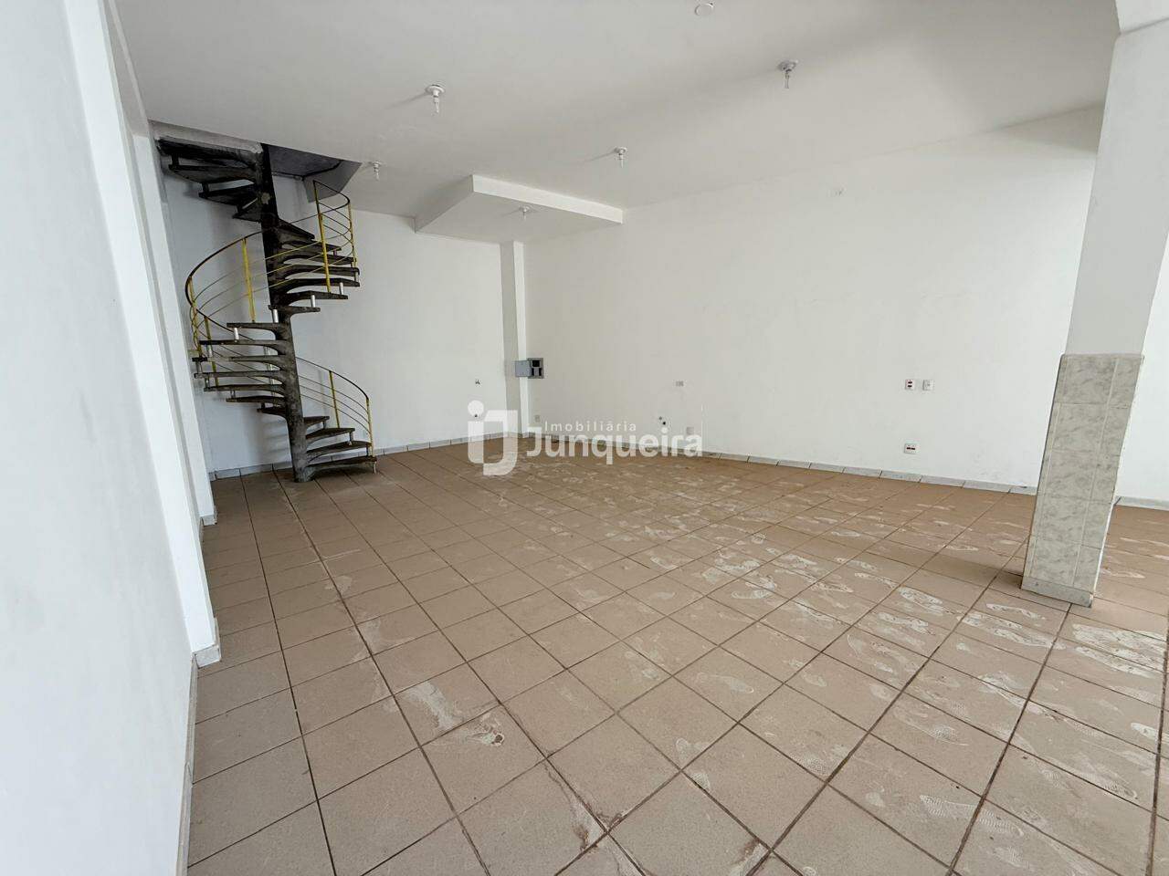 Salão para alugar, no bairro Centro em Piracicaba - SP