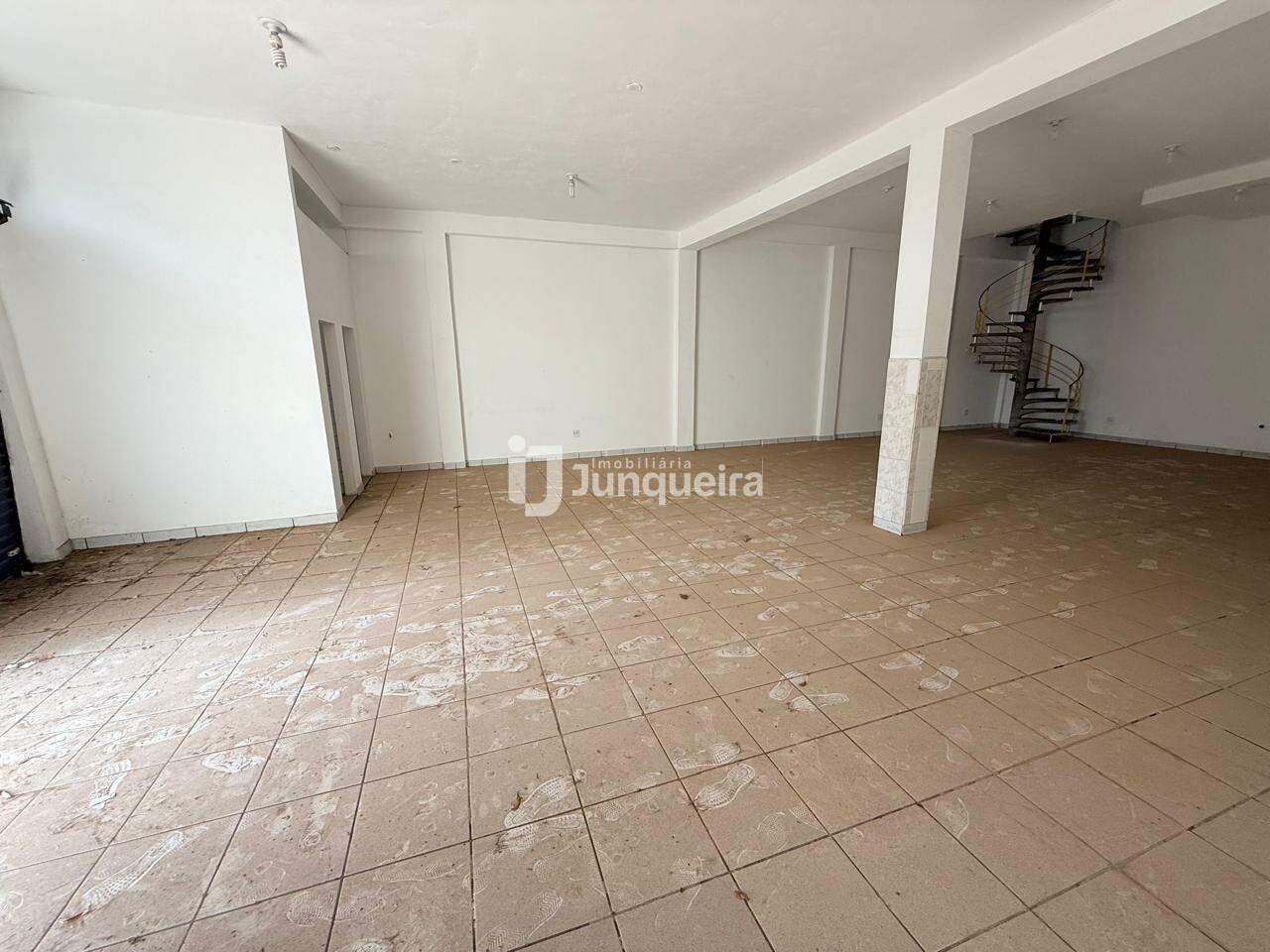 Salão para alugar, no bairro Centro em Piracicaba - SP