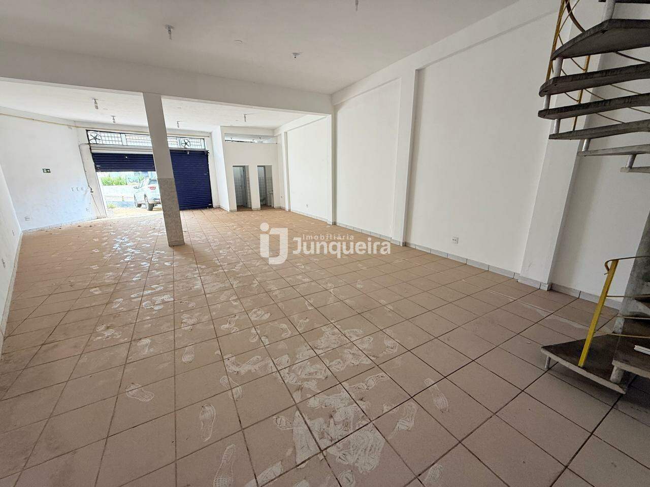 Salão para alugar, no bairro Centro em Piracicaba - SP