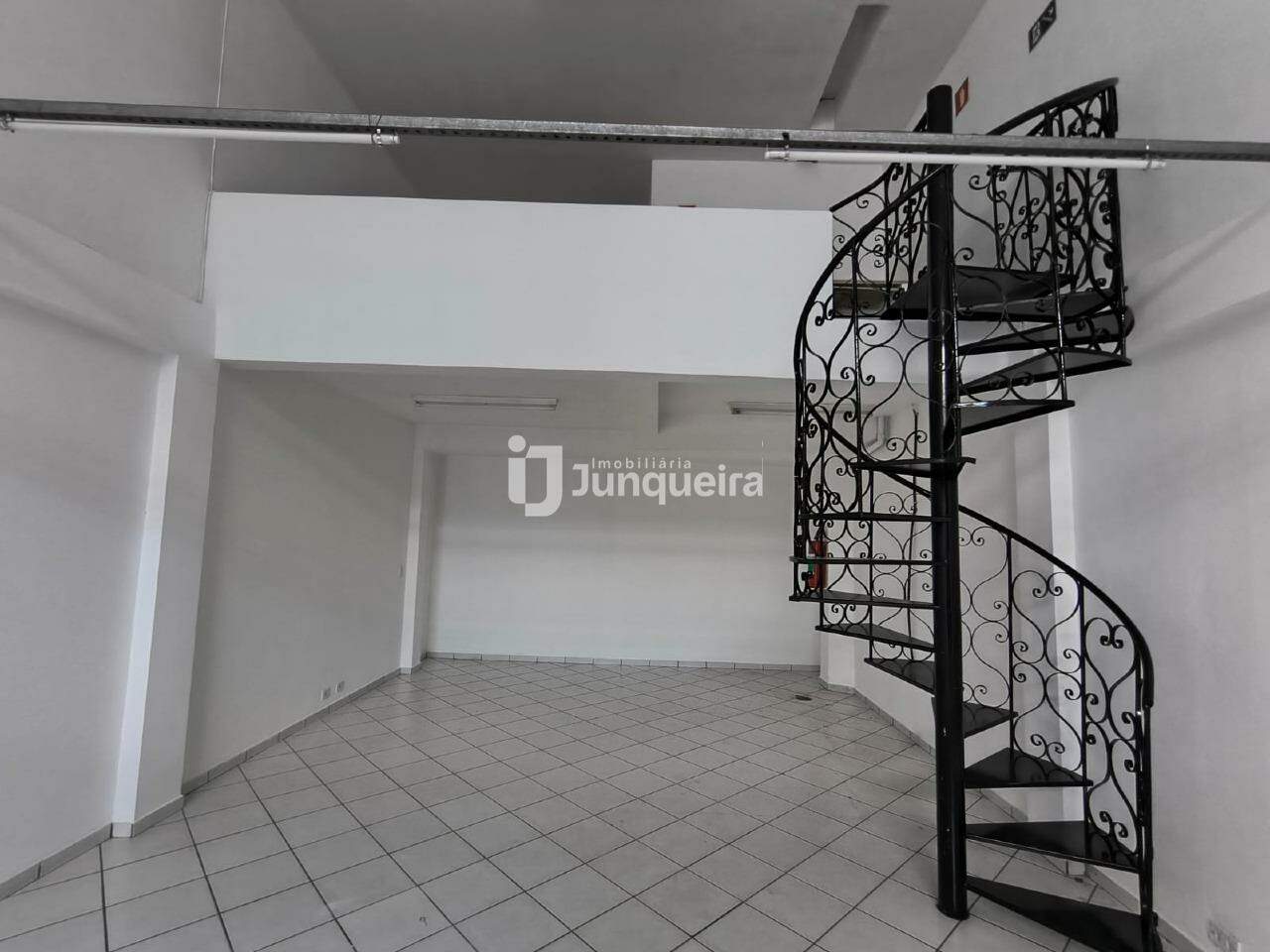 Salão para alugar, no bairro Cidade Alta em Piracicaba - SP