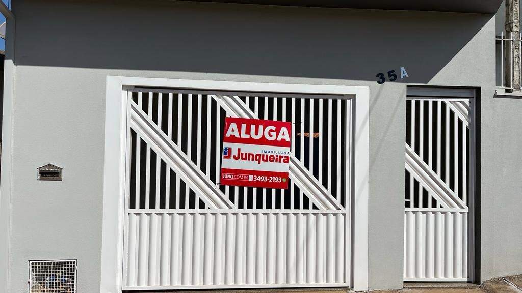 Casa para alugar, 2 quartos, 1 vaga, no bairro Residencial Luiz Massud Coury em Rio das Pedras - SP