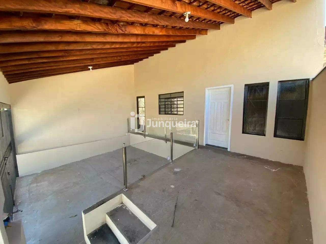 Casa para alugar, 2 quartos, 1 vaga, no bairro Santa Terezinha em Piracicaba - SP