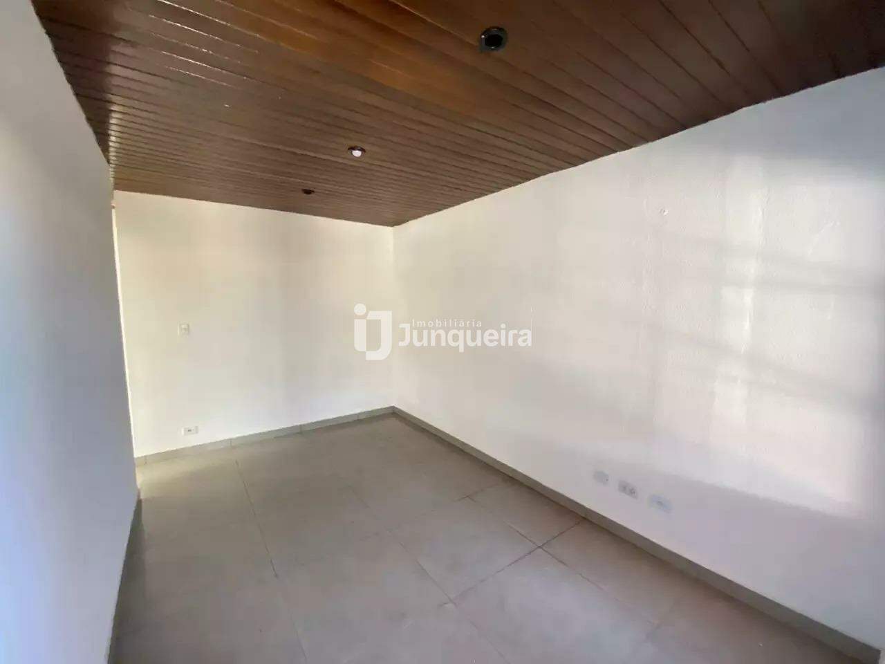 Casa para alugar, 2 quartos, 1 vaga, no bairro Santa Terezinha em Piracicaba - SP