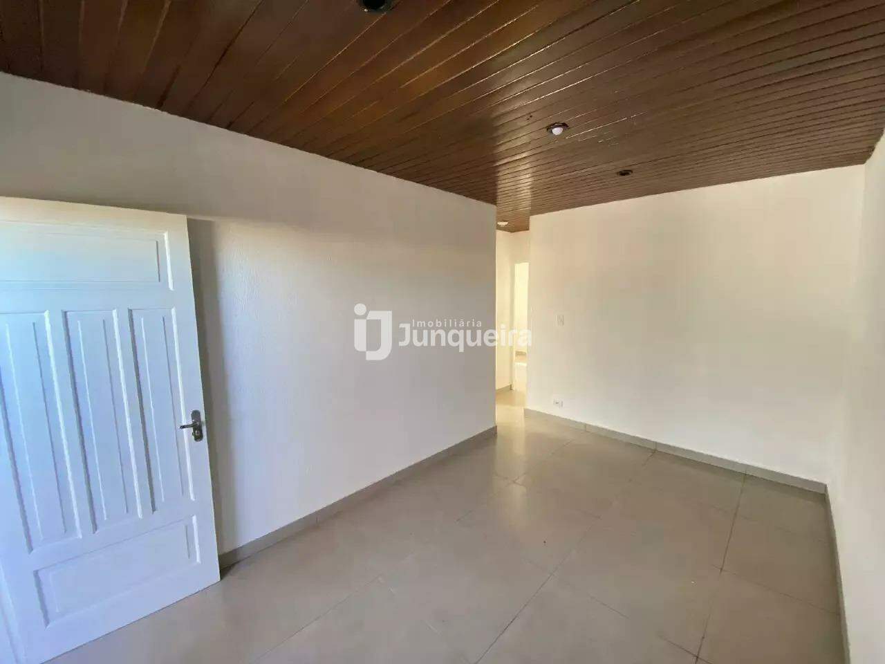 Casa para alugar, 2 quartos, 1 vaga, no bairro Santa Terezinha em Piracicaba - SP