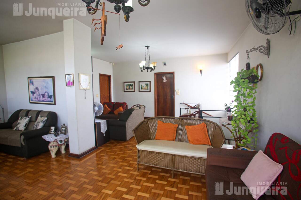 Casa à venda, 3 quartos, sendo 1 suíte, 4 vagas, no bairro Centro em Piracicaba - SP