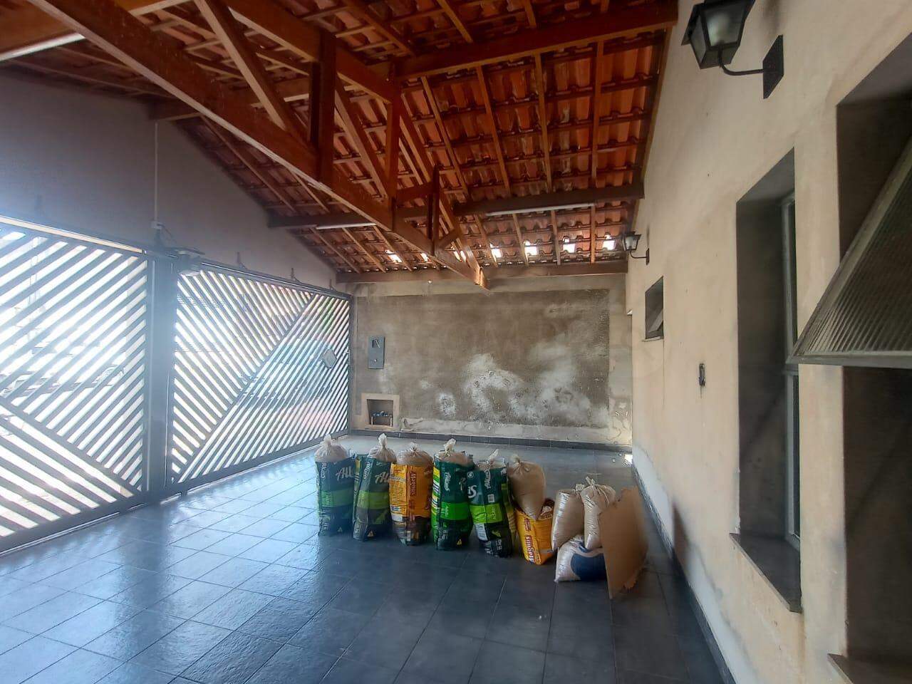 Casa para alugar, 3 quartos, 2 vagas, no bairro Vila Independência em Piracicaba - SP